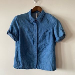 Blue cotton button-down short sleeve shirt
